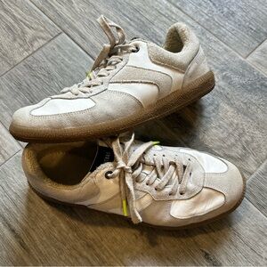 Verbenas Sora Sneakers Womens
EU 41/US 10 White/Gray Suede
Leather Casual Shoes